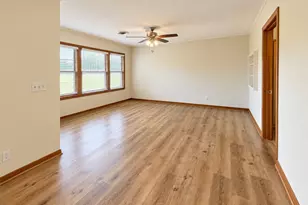 341 Jefferson St, Cat Spring, TX 78933 - Photo 3