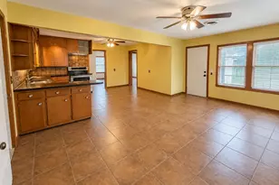 341 Jefferson St, Cat Spring, TX 78933 - Photo 5