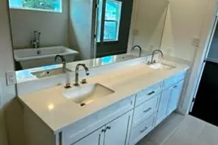 7726 Jacquelyn Oaks Rd, Houston, TX 77055 - Photo 7