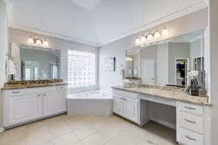 5217 Blossom St, Houston, TX 77007 - Photo 9