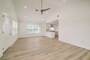 919 E 37th St, Houston, TX 77022 - Photo 9