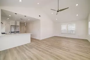 919 E 37th St, Houston, TX 77022 - Photo 11