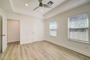 919 E 37th St, Houston, TX 77022 - Photo 23
