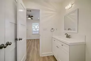 919 E 37th St, Houston, TX 77022 - Photo 19