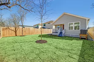 919 E 37th St, Houston, TX 77022 - Photo 31