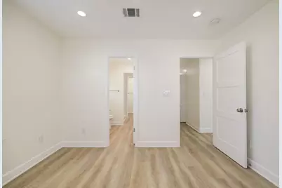 919 E 37th Street, Houston, TX 77022 - Photo 21