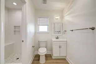 919 E 37th St, Houston, TX 77022 - Photo 17