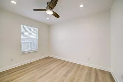 919 E 37th Street, Houston, TX 77022 - Photo 15