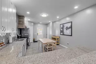 713 McIntosh St, Houston, TX 77009 - Photo 13