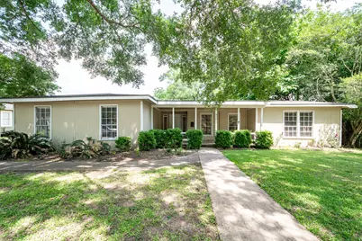 412 Kentucky Street, Liberty, TX 77575 - Photo 1