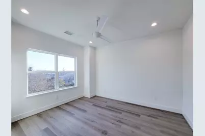 7703 Earl Rudder Way, Houston, TX 77055 - Photo 11