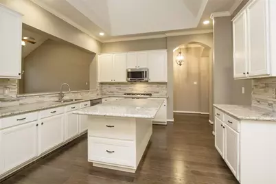 178 Brooksedge Court, The Woodlands, TX 77382 - Photo 9