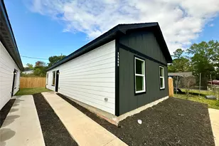 11563 Persimmon St, Willis, TX 77318 - Photo 3