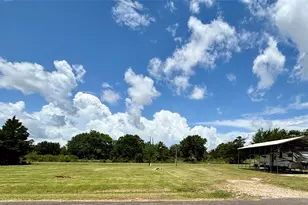 608 Neirbo St, Anahuac, TX 77514 - Photo 1