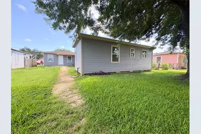 1717 W 4th Street, Freeport, TX 77541 - Photo 17