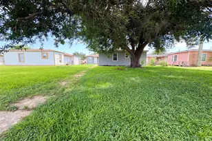1717 W 4th St, Freeport, TX 77541 - Photo 15