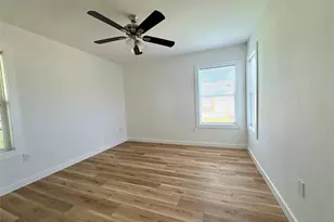 1717 W 4th St, Freeport, TX 77541 - Photo 9