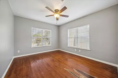 2105 Lawrence Street, Houston, TX 77008 - Photo 11