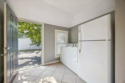 2105 Lawrence Street, Houston, TX 77008 - Photo 13