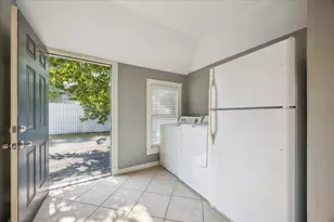 2105 Lawrence St, Houston, TX 77008 - Photo 13