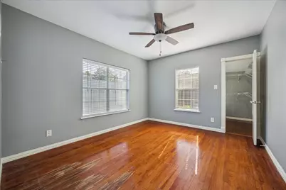 2105 Lawrence Street, Houston, TX 77008 - Photo 3