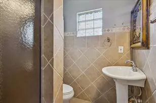 2105 Lawrence St, Houston, TX 77008 - Photo 13