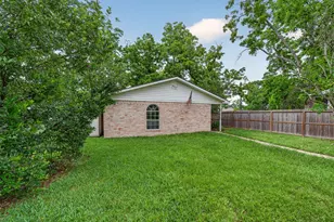 418 Texas St, Tomball, TX 77375 - Photo 3