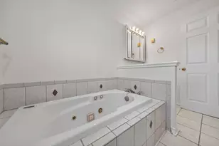 418 Texas St, Tomball, TX 77375 - Photo 17