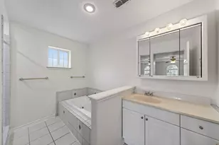 418 Texas St, Tomball, TX 77375 - Photo 15