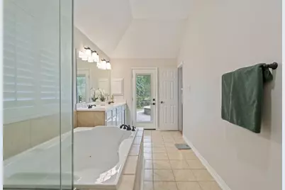 2408 Hollowbrook Lane, Conroe, TX 77384 - Photo 25