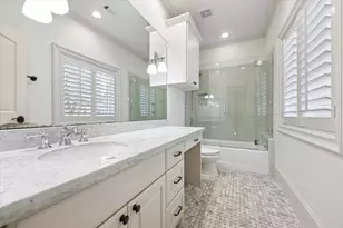 7 Leisure Ln, Houston, TX 77024 - Photo 27