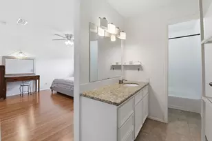 12625 Memorial Dr, Houston, TX 77024 - Photo 35