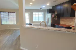 1809 Edinburg Ave, League City, TX 77573 - Photo 5