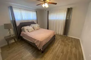 5566 Beechnut St, Houston, TX 77096 - Photo 9