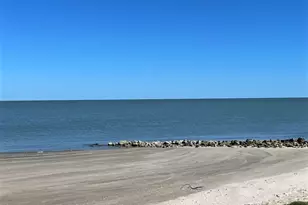 13130 Gulf Beach Dr, Freeport, TX 77541 - Photo 7