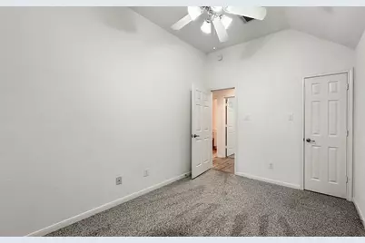 73 E Montfair Boulevard, The Woodlands, TX 77382 - Photo 11