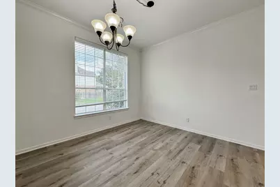 73 E Montfair Boulevard, The Woodlands, TX 77382 - Photo 3