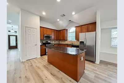 73 E Montfair Boulevard, The Woodlands, TX 77382 - Photo 13