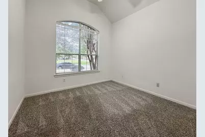73 E Montfair Boulevard, The Woodlands, TX 77382 - Photo 5