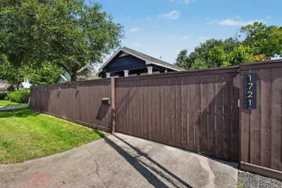 1721 Airline Drive, Houston, TX 77009 - Photo 37