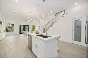 3022 Retta St, Houston, TX 77026 - Photo 5