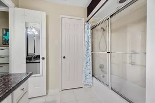 11918 Stillwater Dr, Houston, TX 77070 - Photo 19