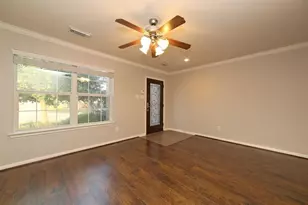 2002 Declaration Dr, Missouri City, TX 77459 - Photo 3