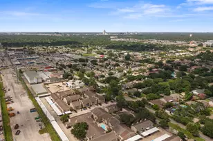 2100 Wilcrest Dr, Houston, TX 77042 - Photo 25