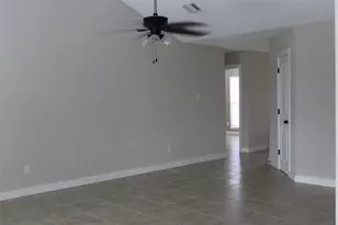 4920 Deerwood Cir, Baytown, TX 77521 - Photo 3