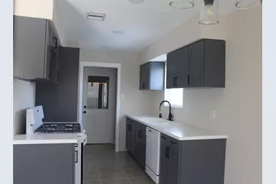 4920 Deerwood Circle, Baytown, TX 77521 - Photo 5