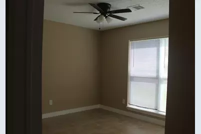 4920 Deerwood Circle, Baytown, TX 77521 - Photo 9