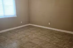 4920 Deerwood Cir, Baytown, TX 77521 - Photo 9