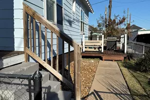 2312 37th St, Galveston, TX 77550 - Photo 29