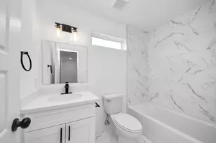 8021 Birmingham St, Houston, TX 77028 - Photo 13